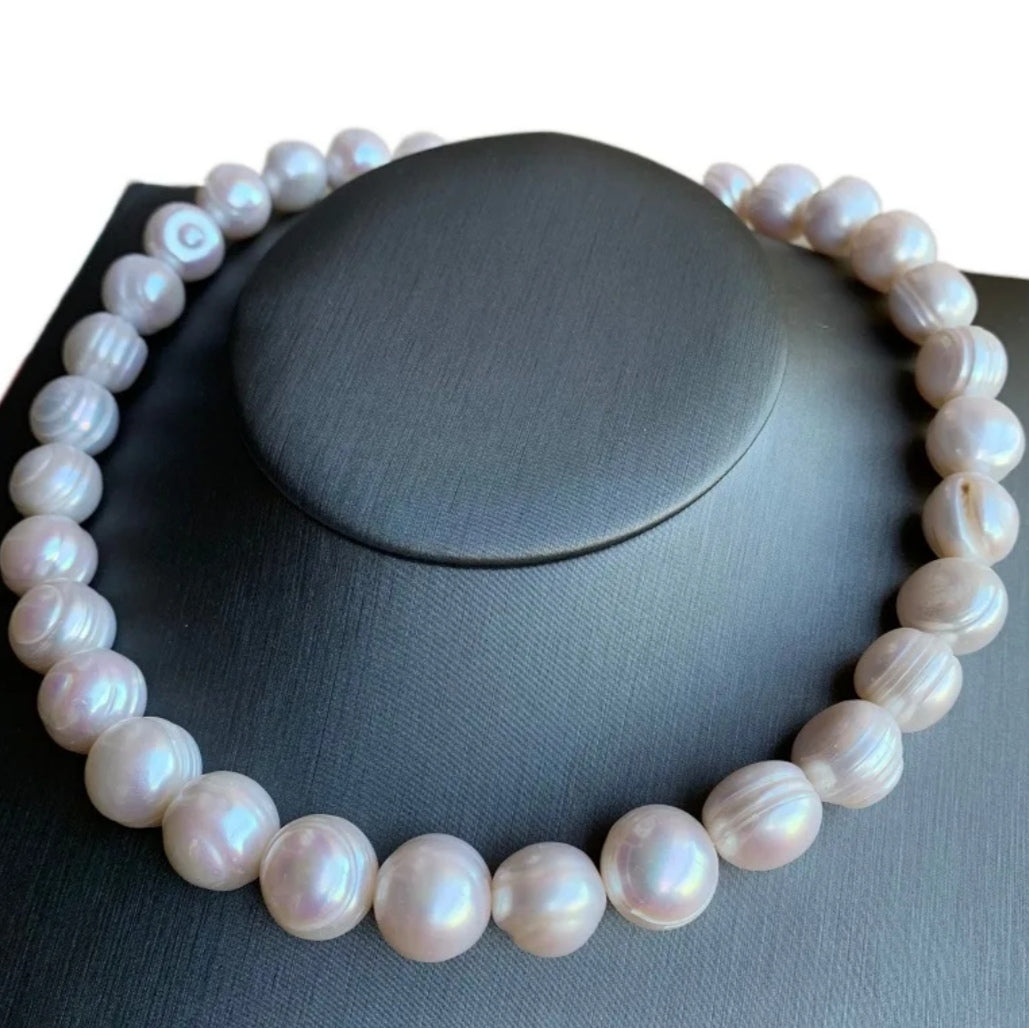 Pearl mermaid necklace